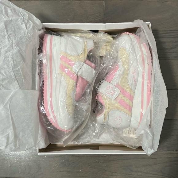 NWT Y2K Vintage RARE 2001 Hello Kitty Platform Sneakers Size 6.5 - Picture 10 of 16
